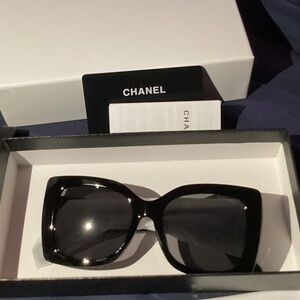 Chanel Elegant Black Sunglasses